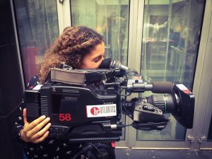 Issy Paris Hand - Atlantis Tournage
